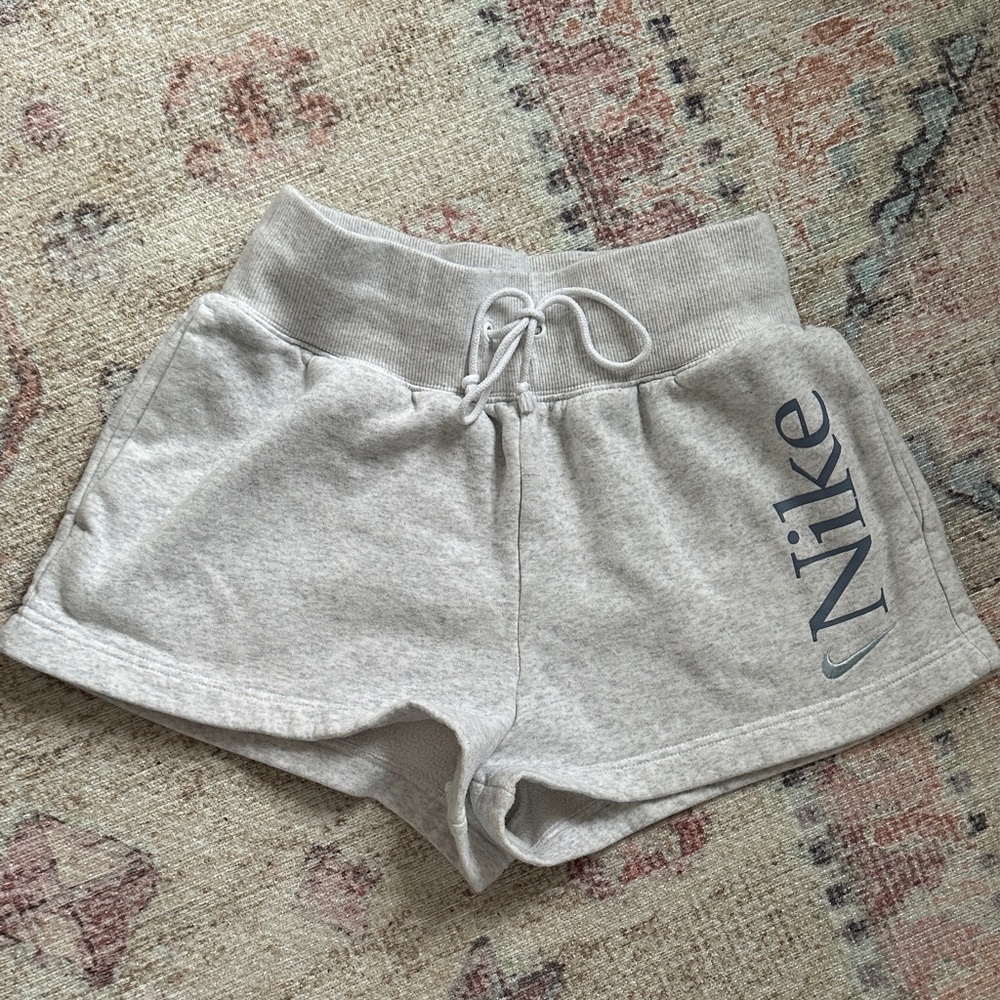 Nike Women's Gray Shorts size small